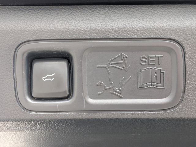 Used 2022 Ford Expedition Limited image 12