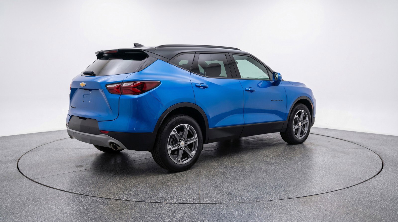 Used 2025 Chevrolet Blazer LT FWD image 9