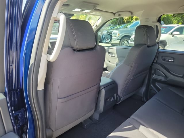 Certified 2022 Nissan Frontier SV RWD image 12