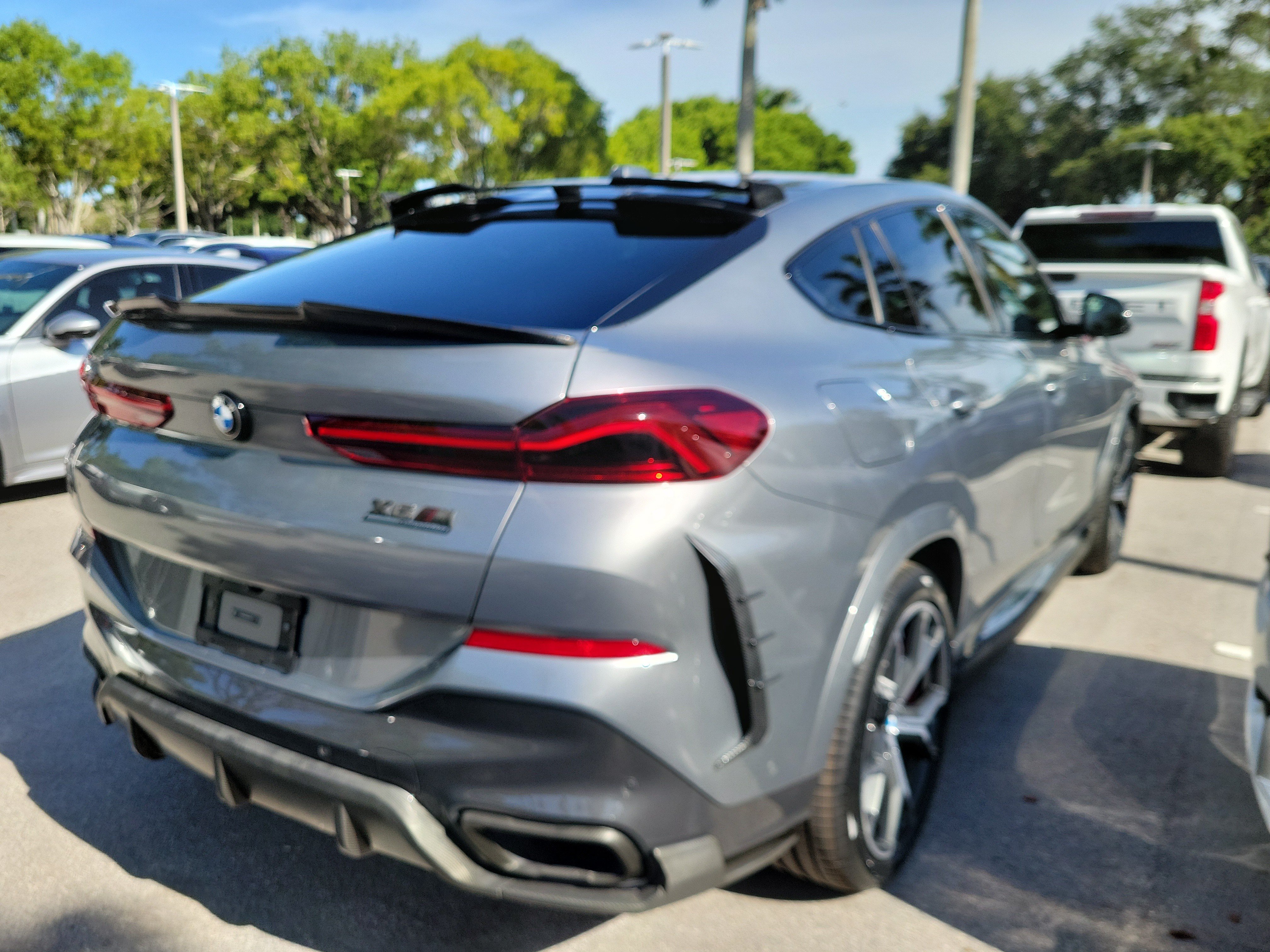 Used 2024 BMW X6 xDrive40i w/ Executive Package AWD/4WD image 4