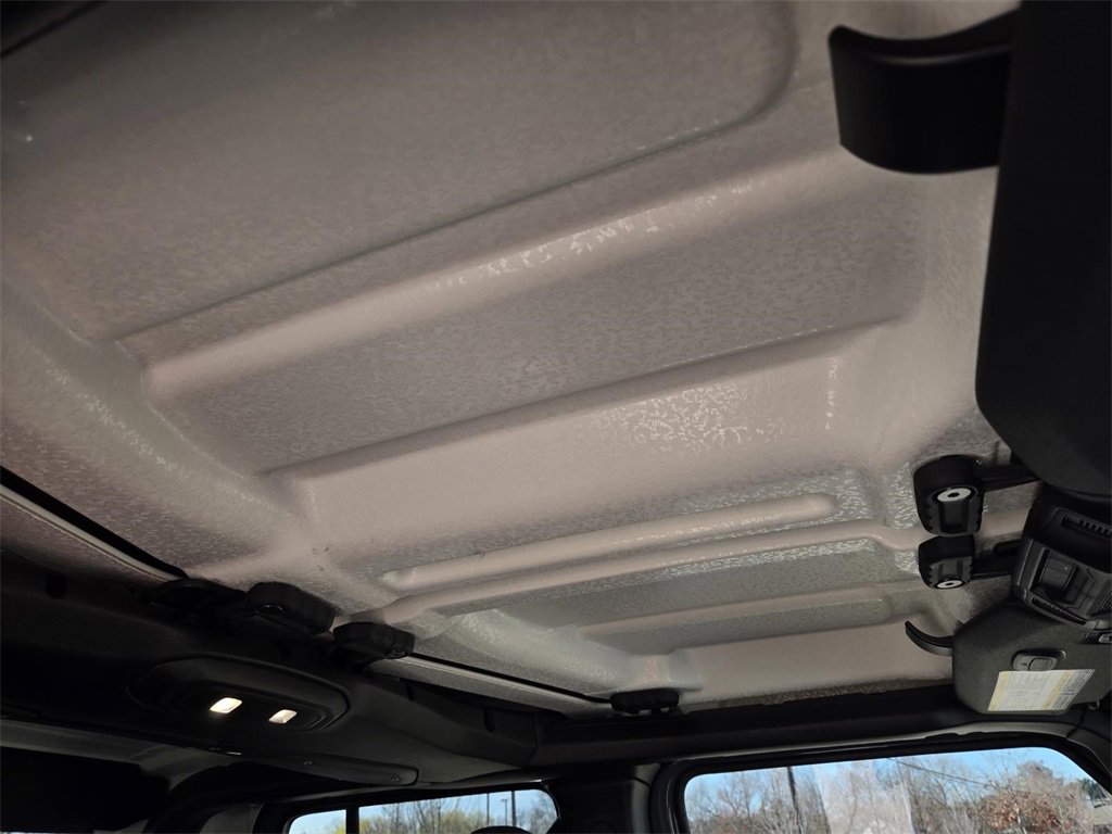 New 2025 Jeep Gladiator Rubicon w/ Convenience Group image 10