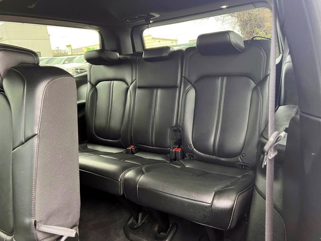 Used 2023 Jeep Wagoneer 4WD image 15