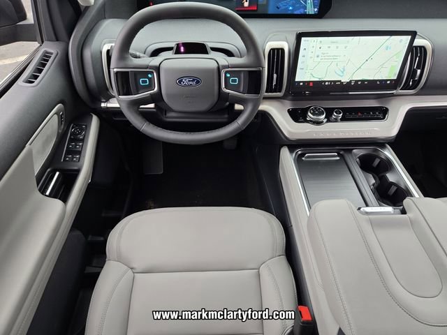 New 2026 Ford Expedition Active image 8