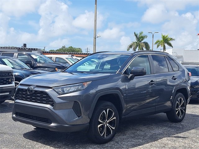 Used 2021 Toyota RAV4 LE image 28