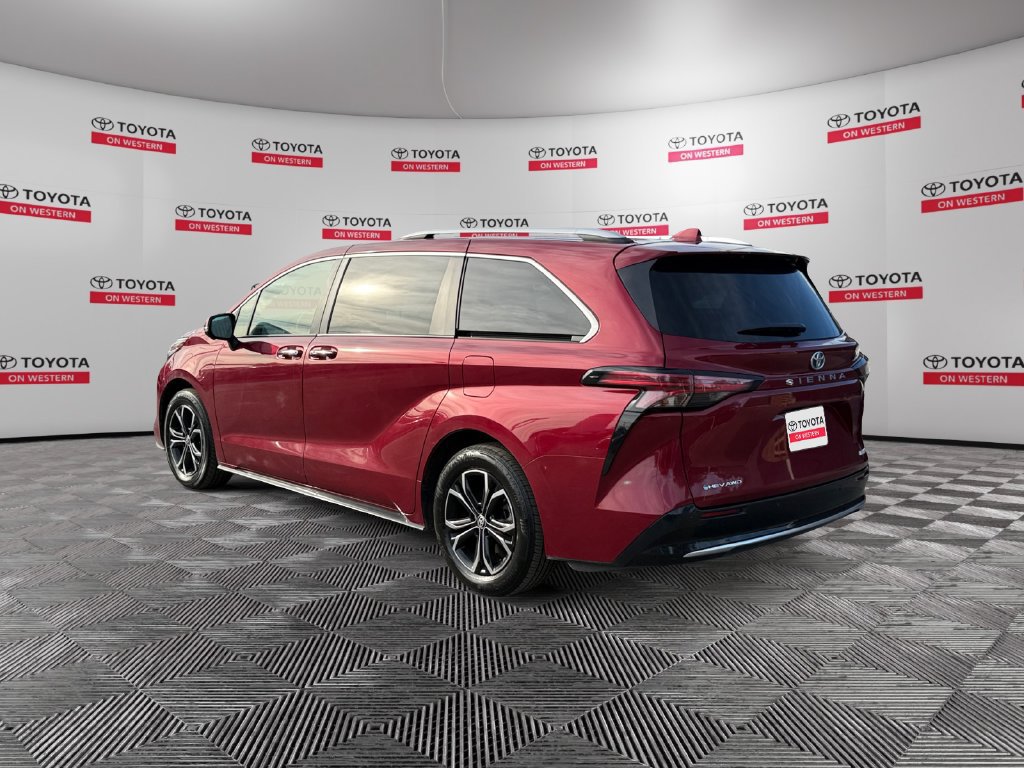 Used 2025 Toyota Sienna Platinum AWD/4WD image 7