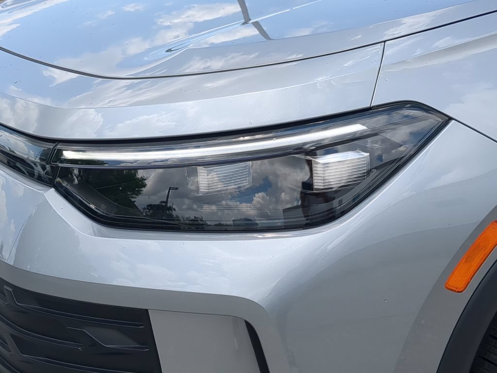New 2026 Volkswagen Tiguan SE FWD image 6