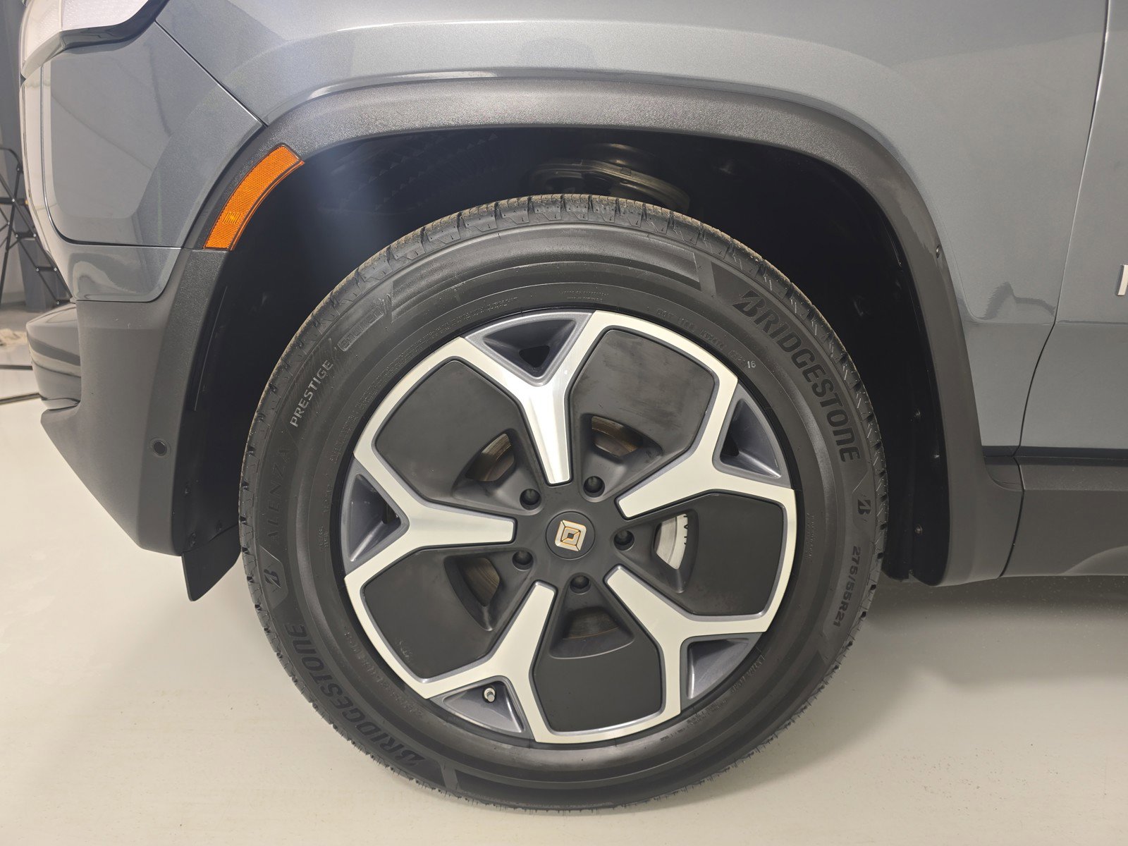 Used 2024 Rivian R1S Adventure AWD/4WD image 9