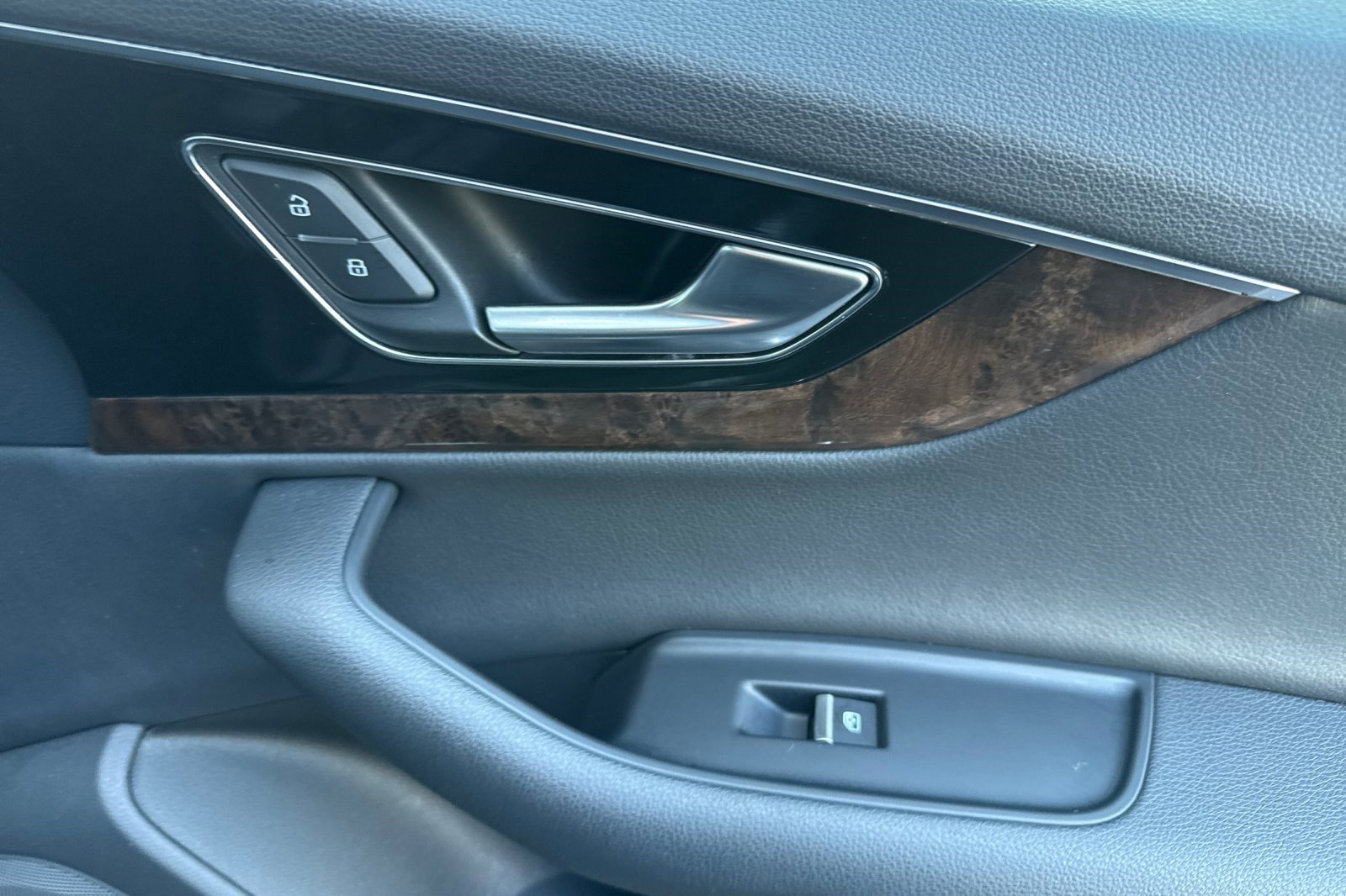 Used 2018 Audi Q7 3.0T Prestige image 22