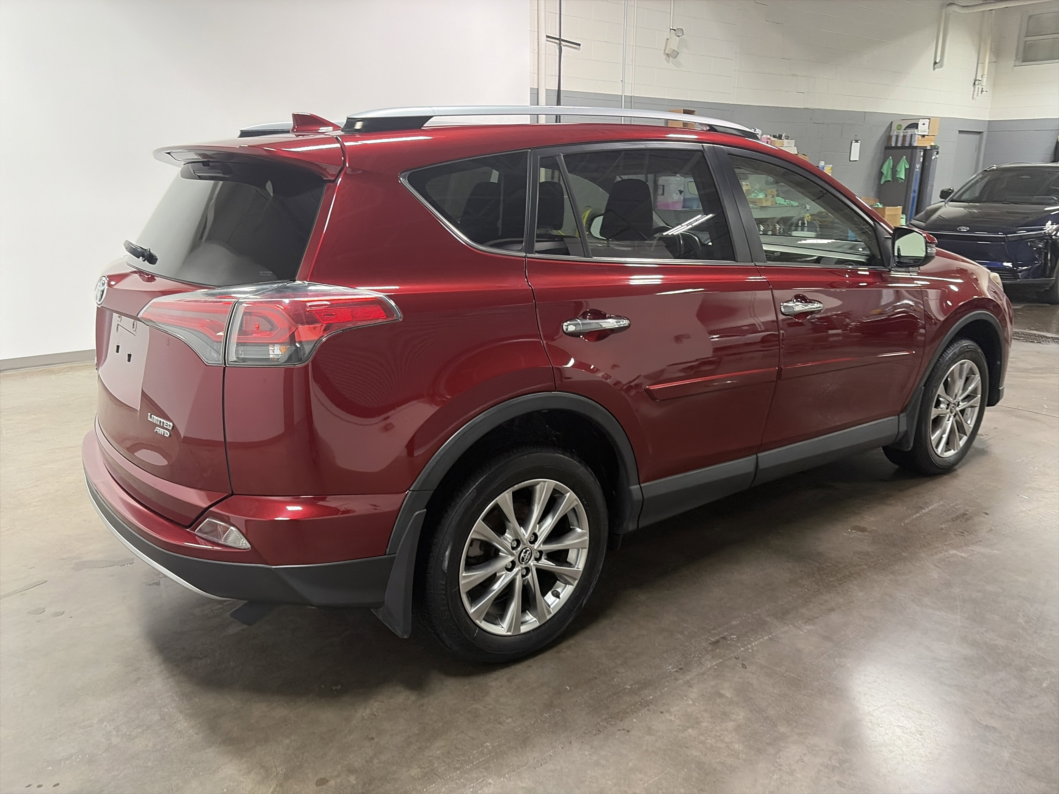 Used 2018 Toyota RAV4 Limited w/ Protection Package AWD/4WD image 3