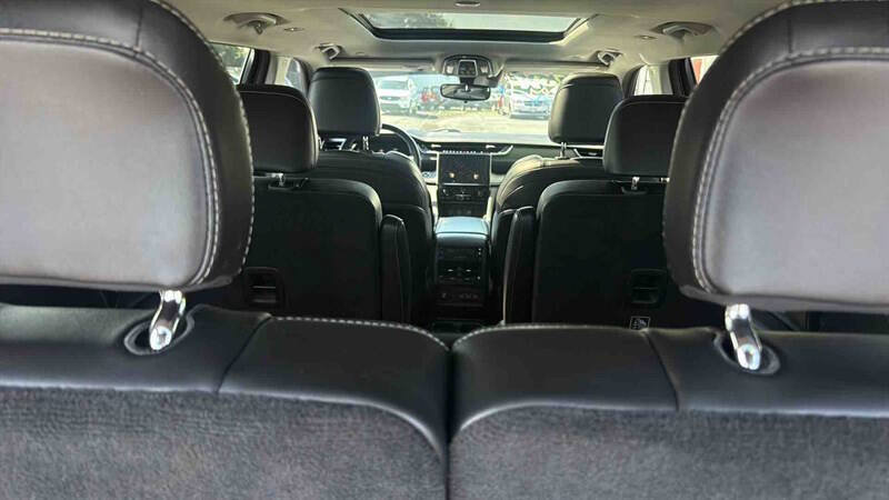 Used 2021 Jeep Grand Cherokee L Limited AWD/4WD image 20