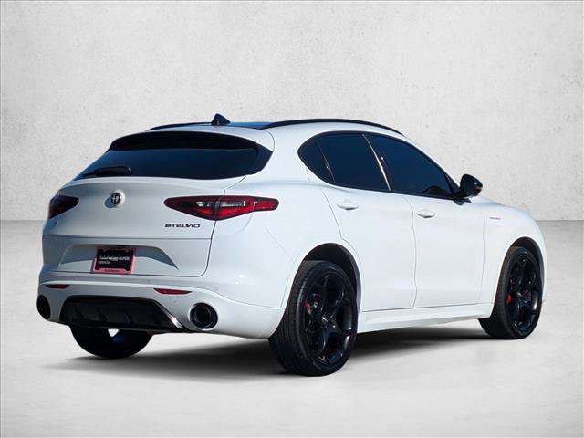 Used 2022 Alfa Romeo Stelvio Veloce image 5