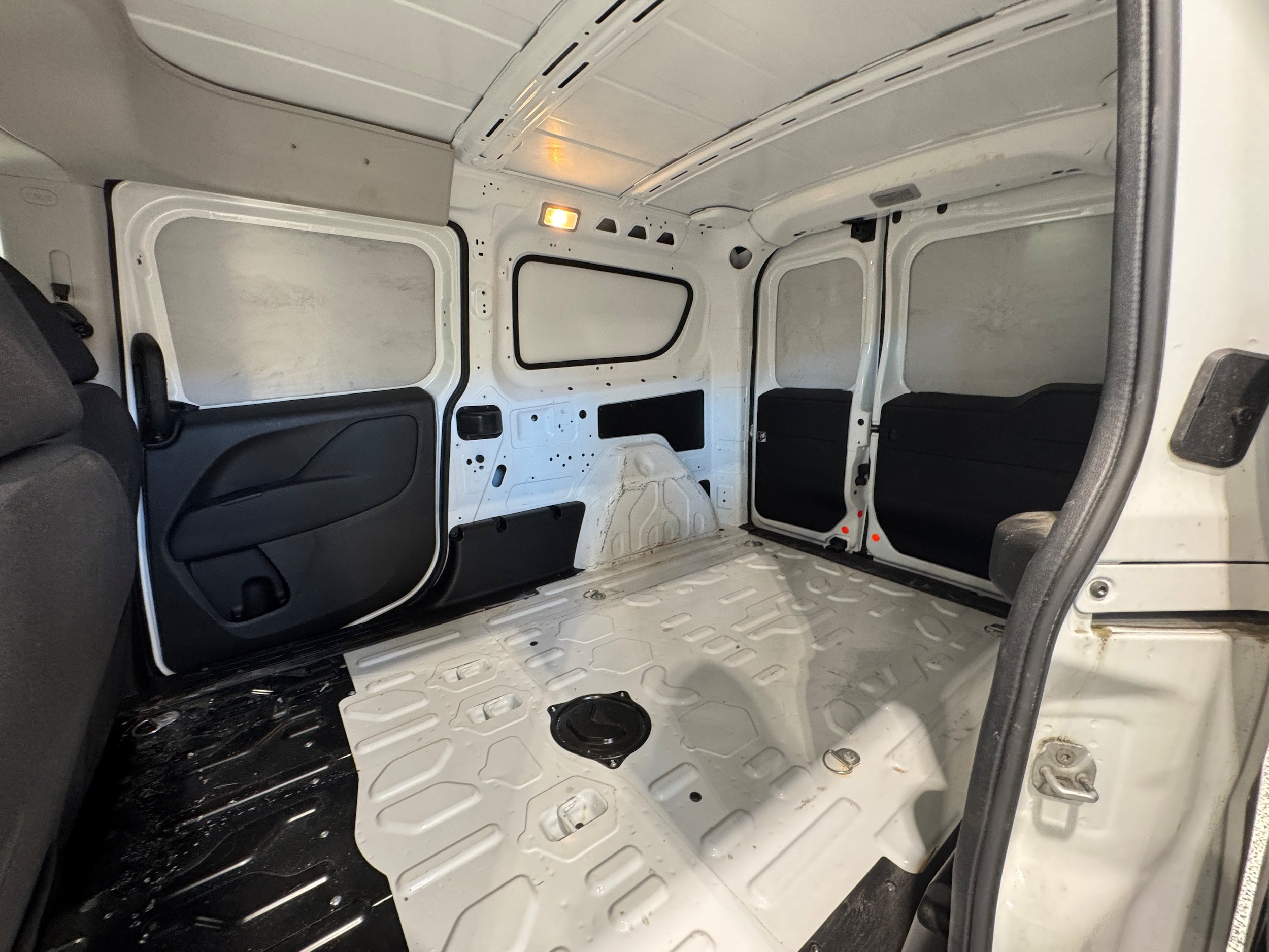Used 2022 RAM ProMaster City Tradesman w/ Lights & Wheels Group FWD image 8
