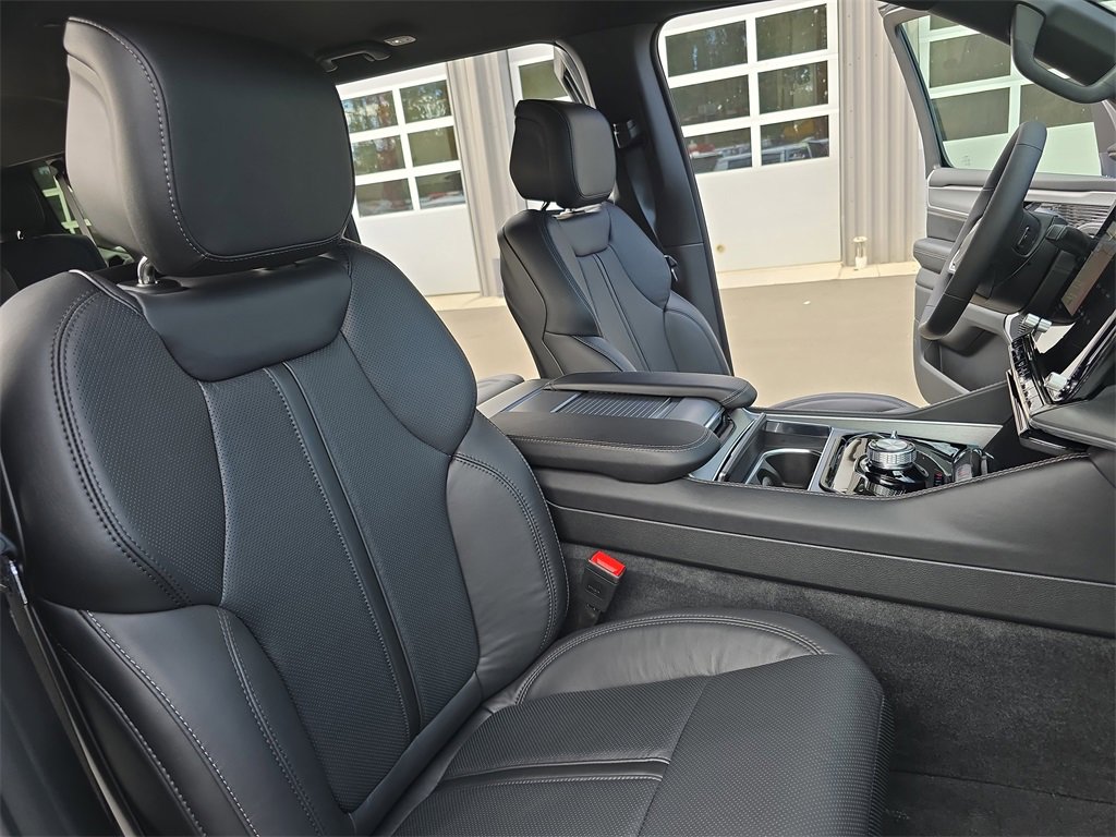 New 2025 Jeep Wagoneer L Series II image 10