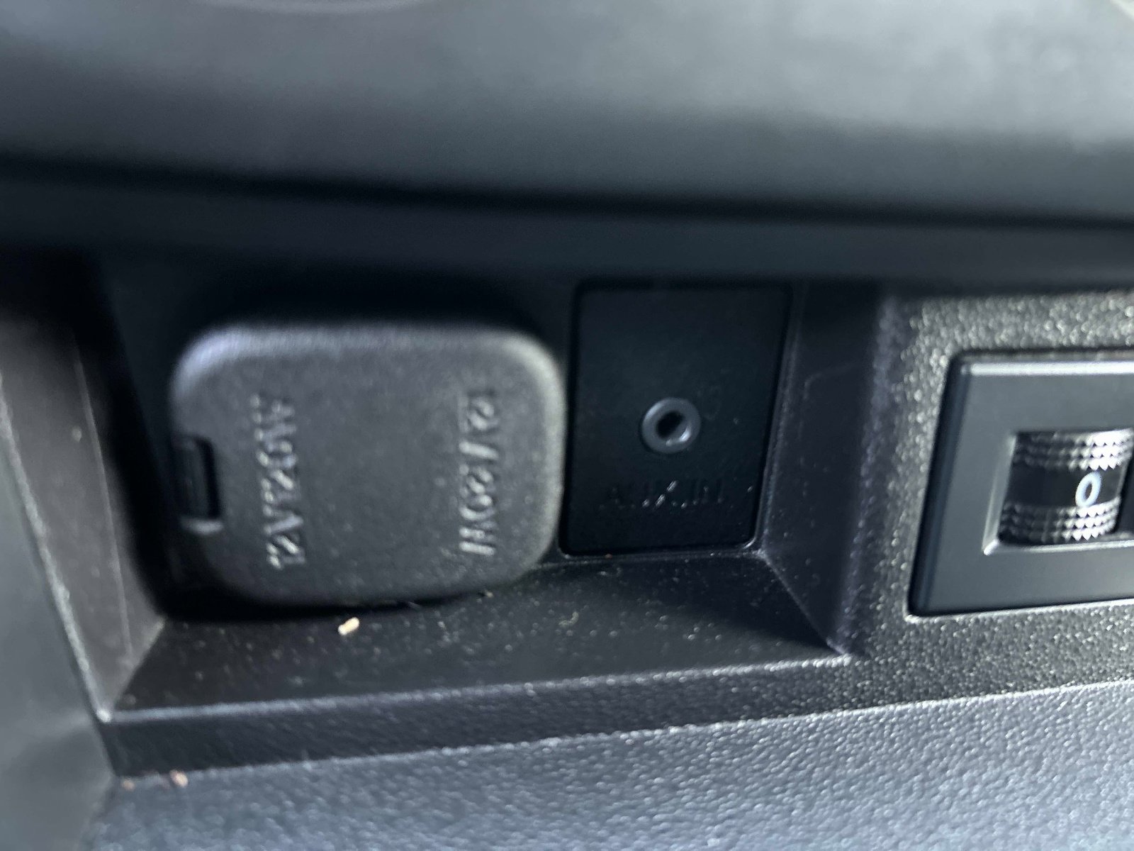 Used 2010 MAZDA MX-5 Miata Grand Touring w/ Premium Pkg image 30