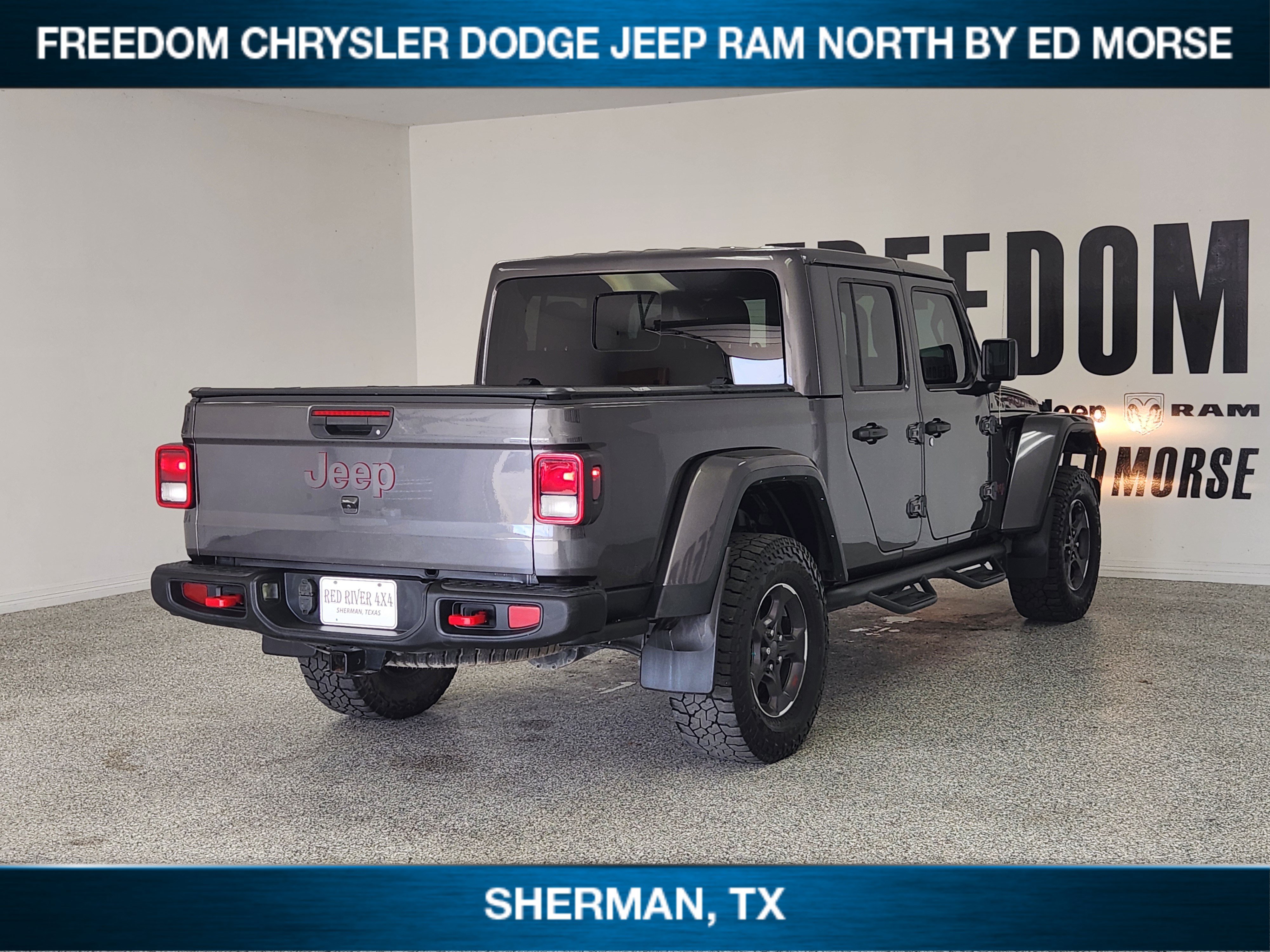 Used 2021 Jeep Gladiator Rubicon AWD/4WD image 4