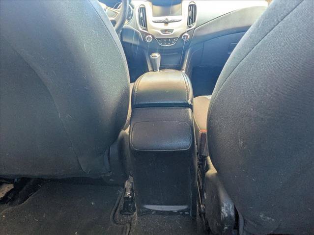 Used 2017 Chevrolet Cruze LS FWD image 11
