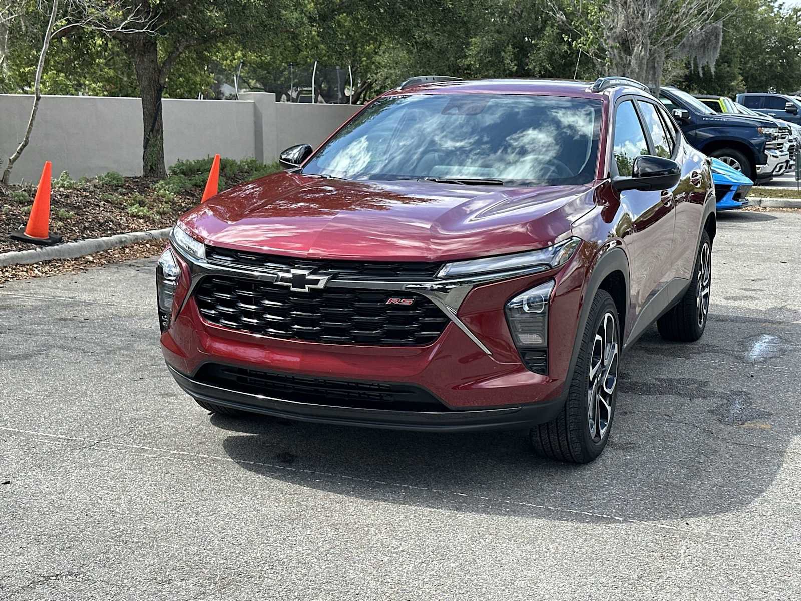 Certified 2025 Chevrolet Trax RS w/ Driver Confidence Package FWD image 1