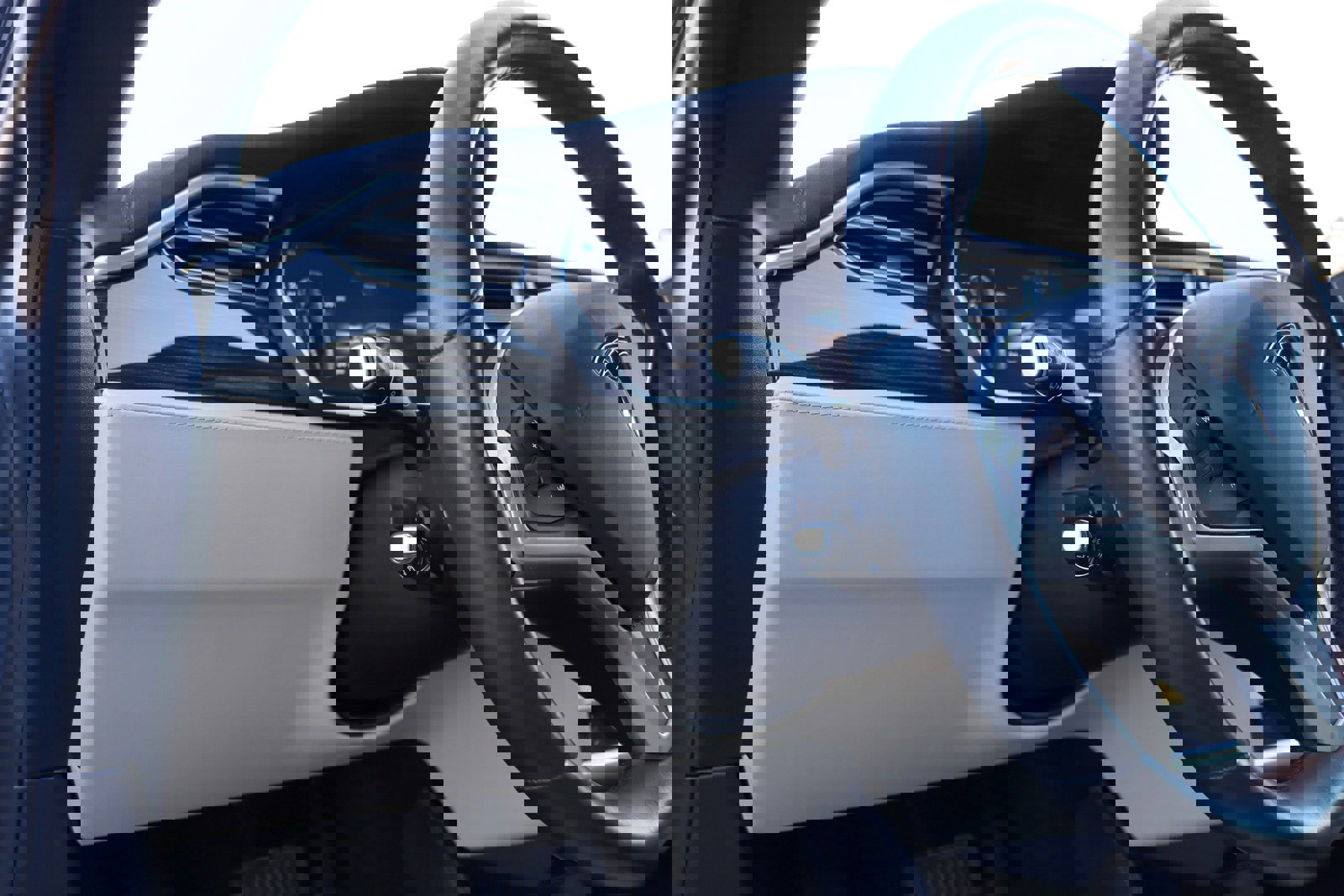 Used 2015 Tesla Model S 70D image 25