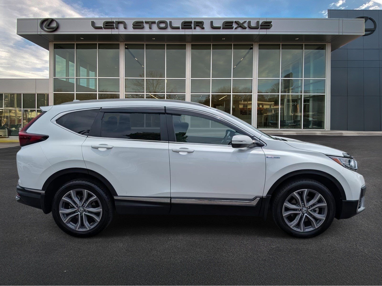 Used 2020 Honda CR-V Touring image 2