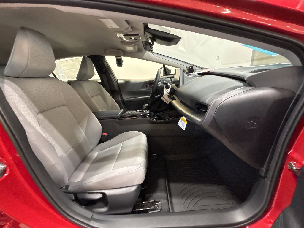 New 2026 Toyota Prius LE FWD image 19