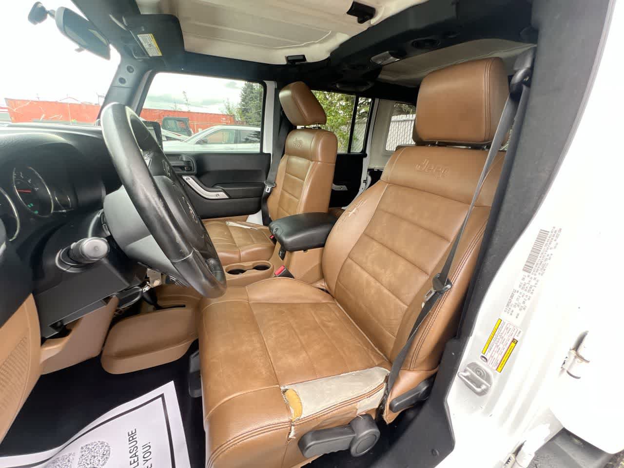 Used 2012 Jeep Wrangler Unlimited Sahara AWD/4WD image 11