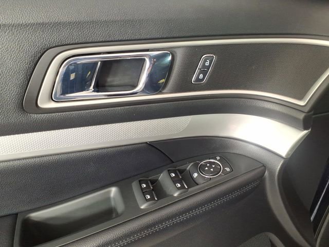 Used 2016 Ford Explorer XLT w/ Equipment Group 201A AWD/4WD image 15