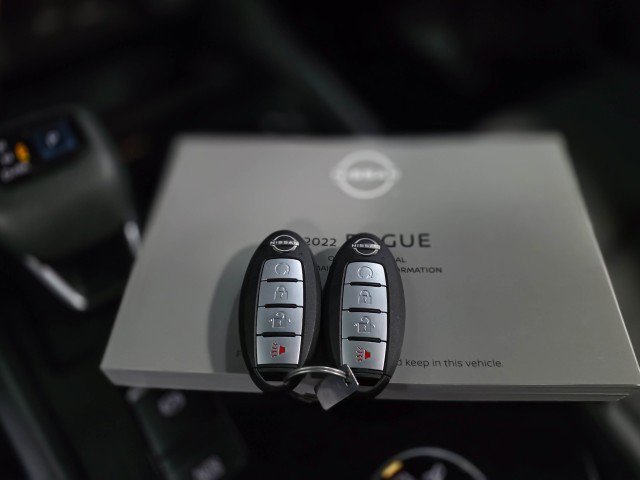 Used 2022 Nissan Rogue SV image 37