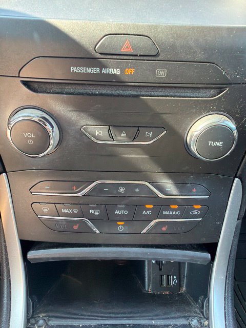 Used 2015 Ford Edge SEL w/ Equipment Group 201A FWD image 14