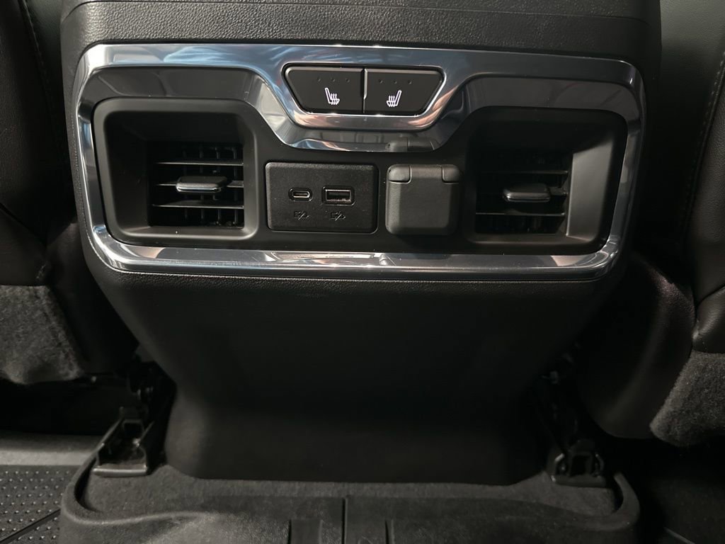 Used 2019 Chevrolet Silverado 1500 High Country w/ Technology Package AWD/4WD image 40