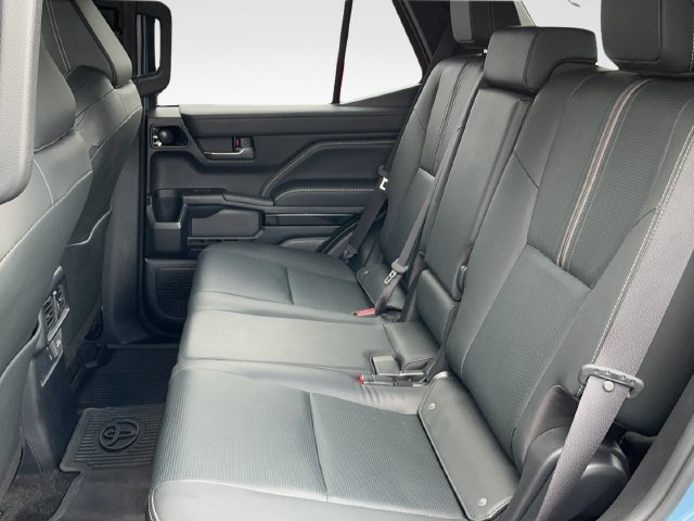 Used 2025 Toyota 4Runner Limited AWD/4WD image 17