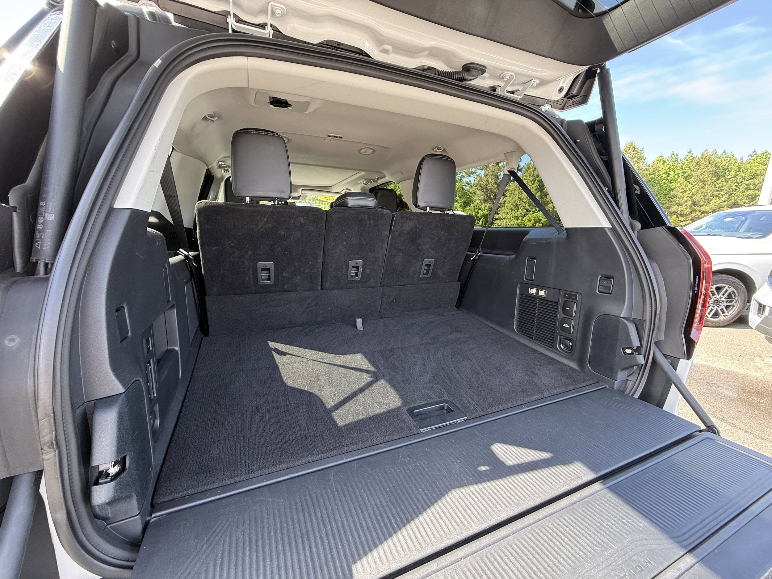 Used 2025 Ford Expedition Max Platinum AWD/4WD image 31