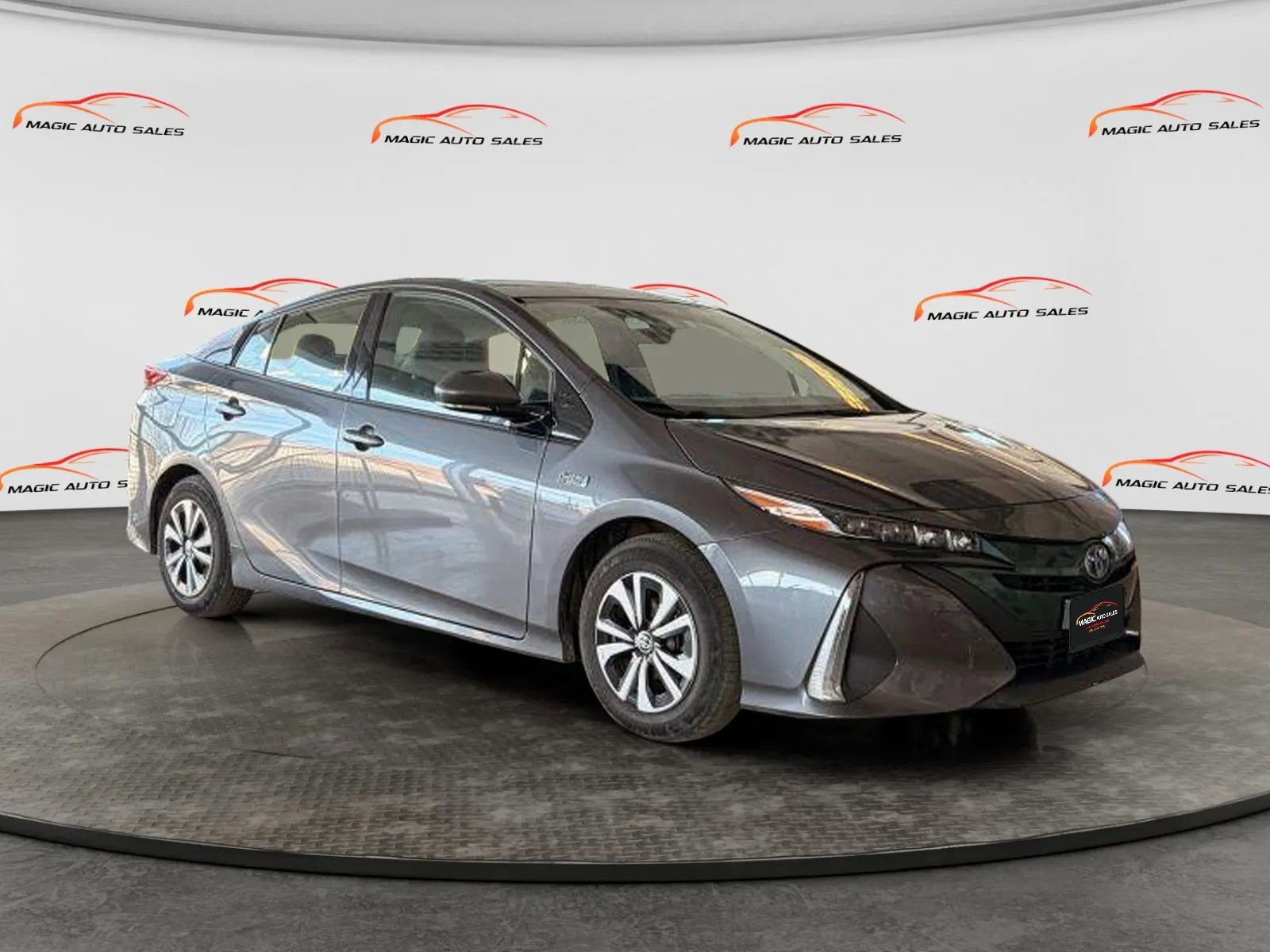 Used 2017 Toyota Prius Prime Premium FWD image 4