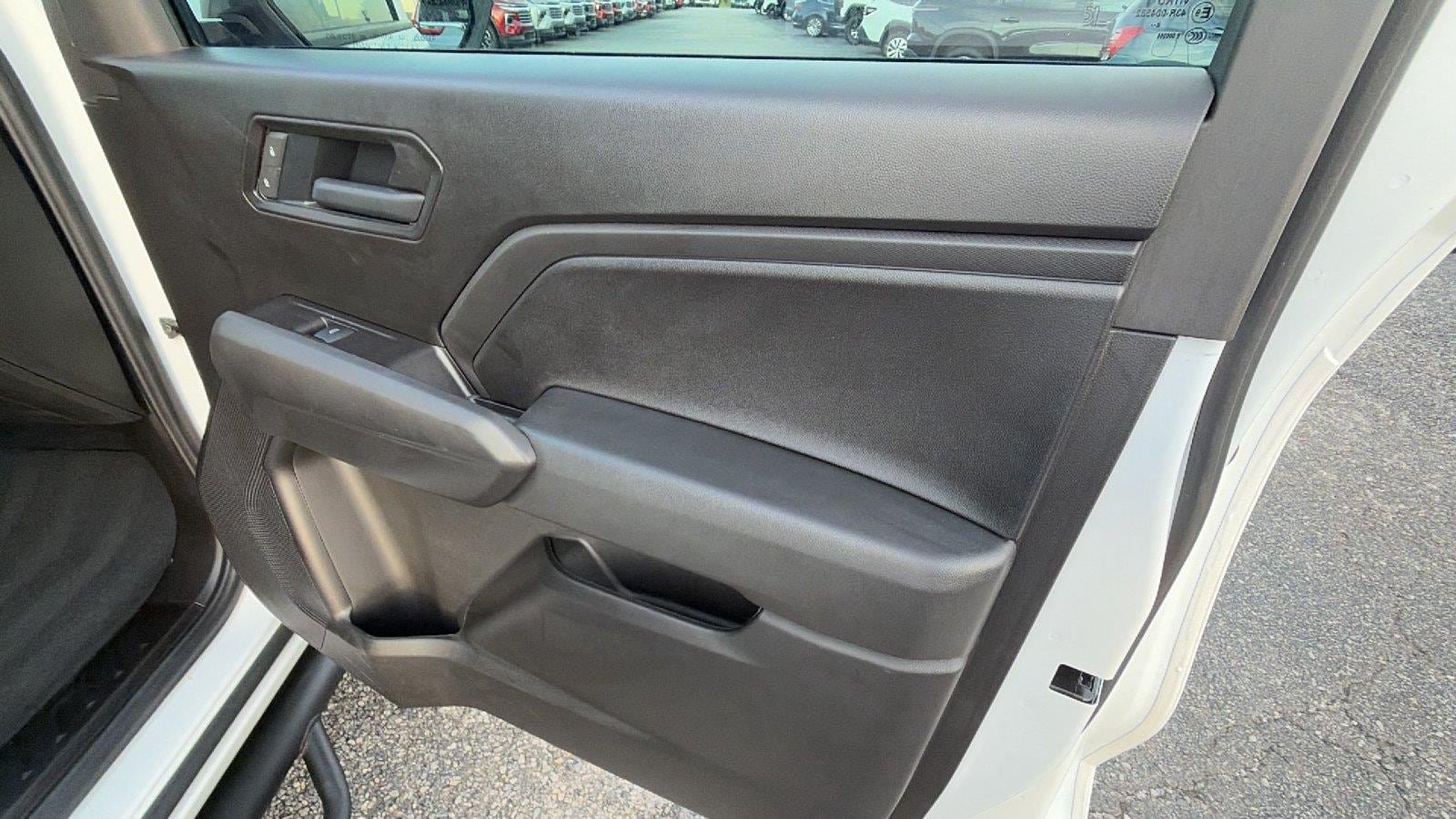 Used 2024 Chevrolet Colorado Trail Boss w/ Advanced Trailering Package AWD/4WD image 18