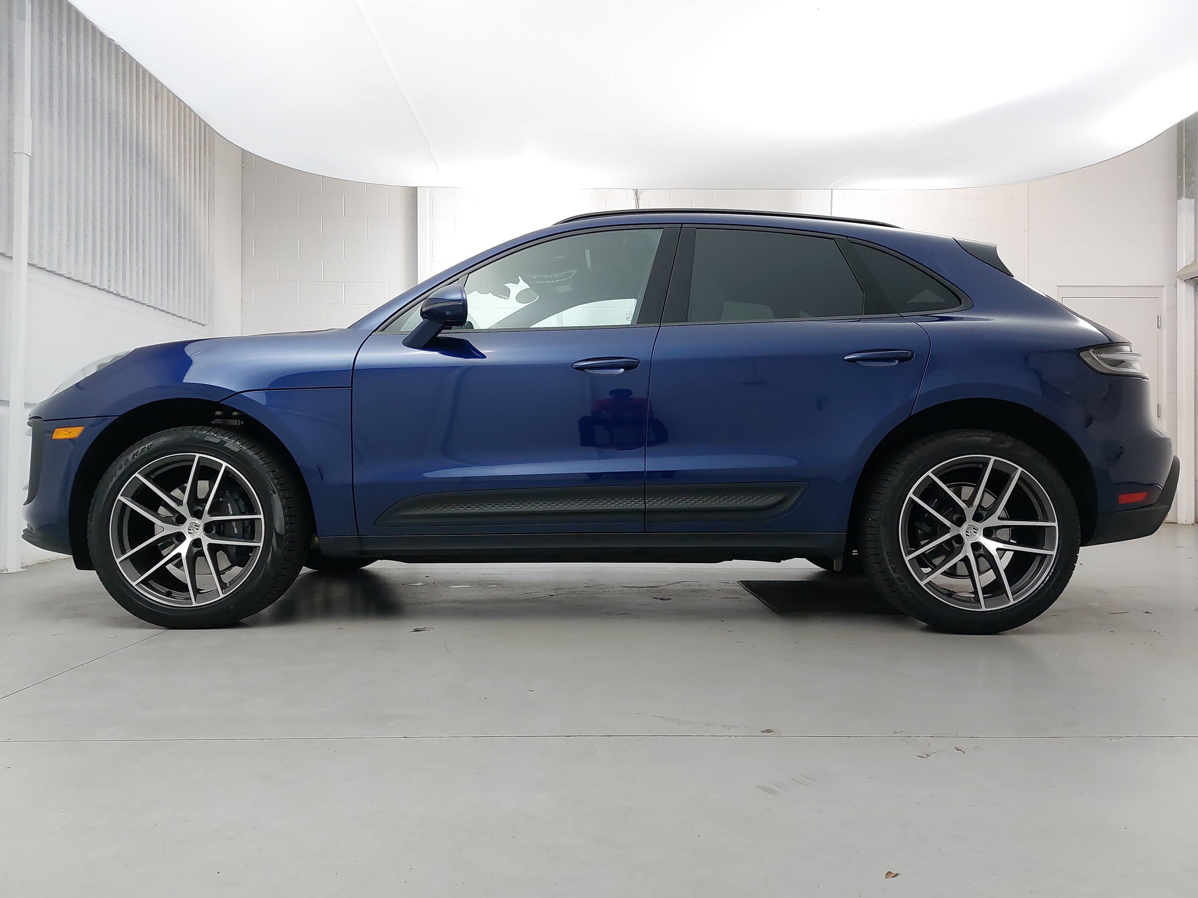 Certified 2026 Porsche Macan AWD/4WD image 2