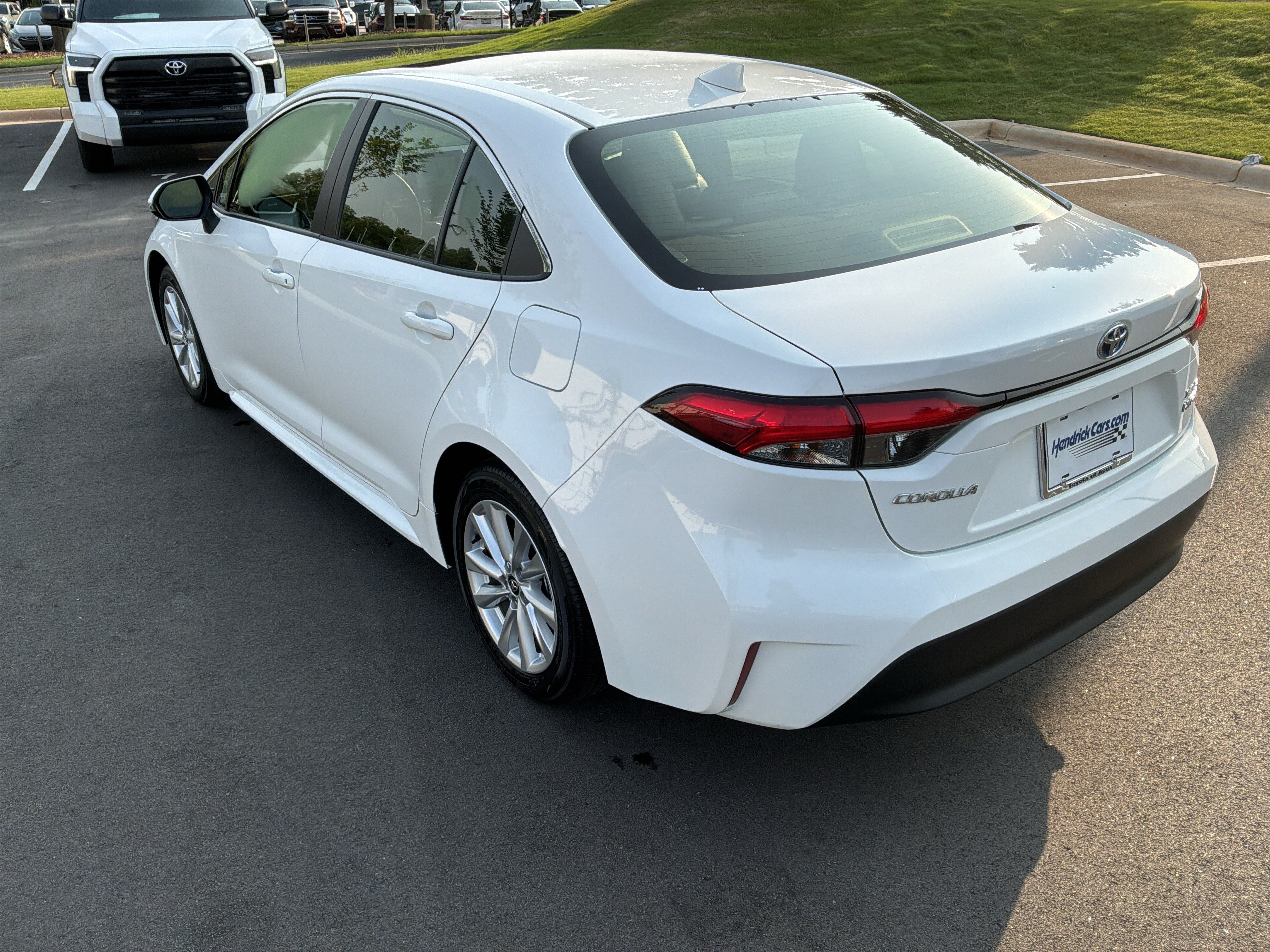 Used 2023 Toyota Corolla XLE FWD image 8