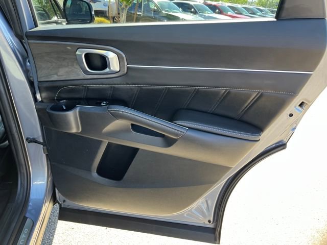 Used 2024 Kia Sorento SX image 23