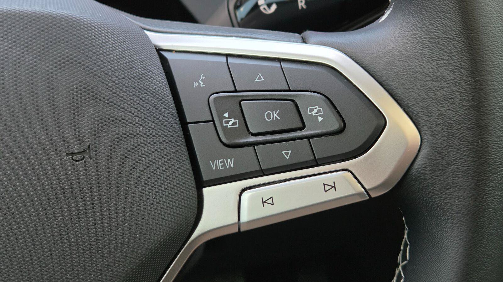 Certified 2026 Volkswagen Tiguan SE AWD/4WD image 25