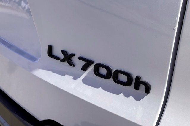Used 2026 Lexus LX 700h Luxury w/ Appearance Package AWD/4WD image 5