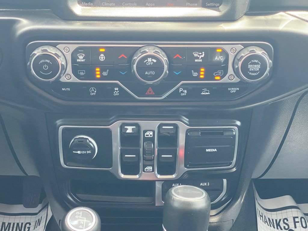 Used 2020 Jeep Gladiator Overland w/ Dual Top Group AWD/4WD image 24