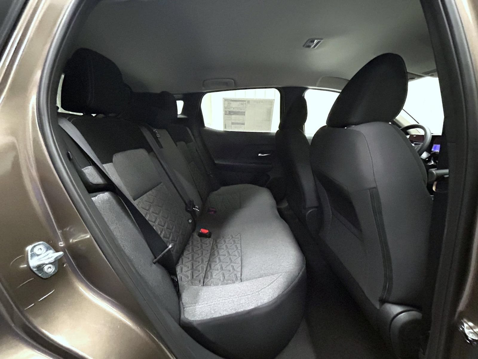 New 2027 Nissan Kicks SV AWD/4WD image 18