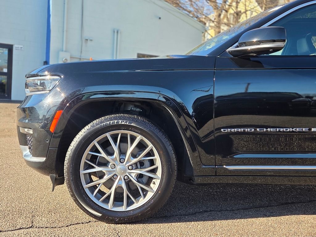 Used 2022 Jeep Grand Cherokee L Summit w/ Luxury Tech Group V AWD/4WD image 10