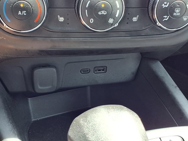 Used 2024 Chevrolet Trax RS FWD image 13