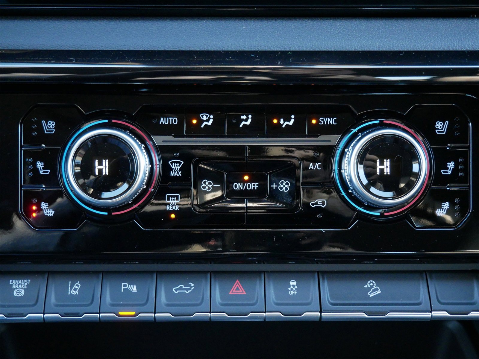 New 2026 GMC Sierra 2500 AT4 w/ AT4 Premium Plus Package image 11