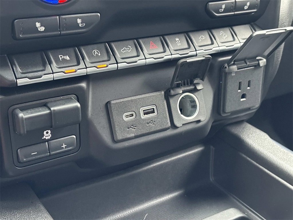 Used 2020 Chevrolet Silverado 1500 LT Trail Boss image 33