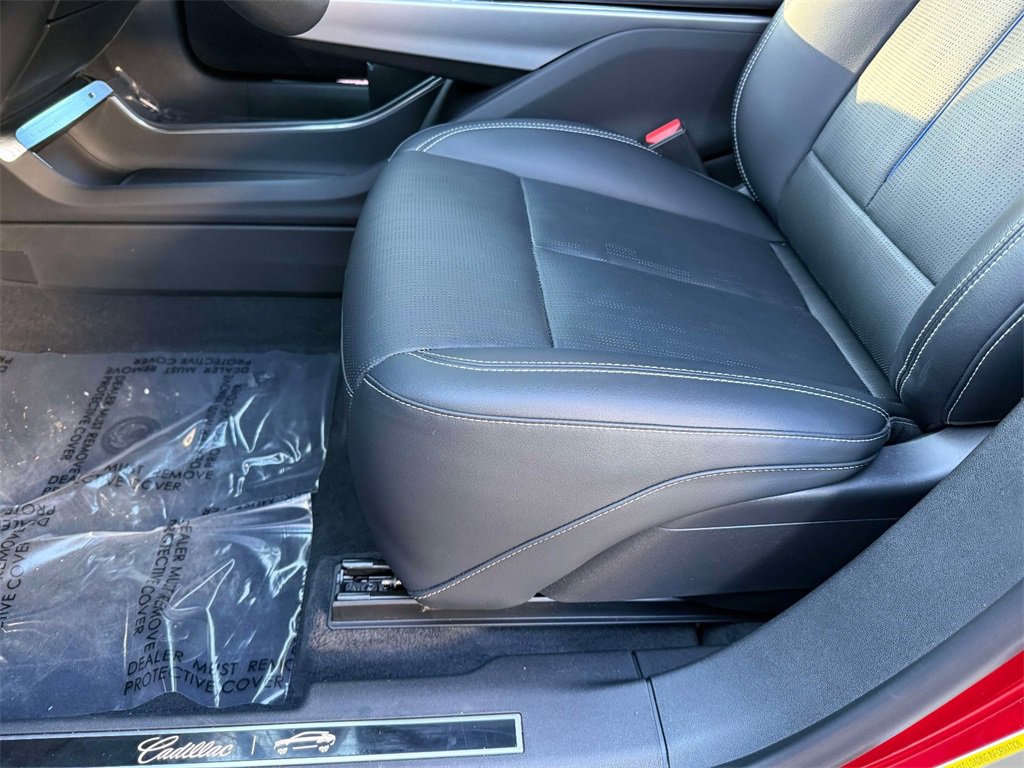Used 2025 Cadillac Lyriq Luxury w/ LPO, Floor Liner Package image 3
