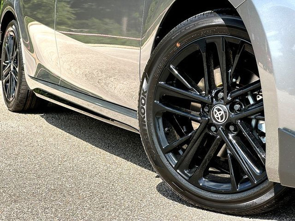 New 2026 Toyota Camry SE w/ Convenience Package FWD image 2