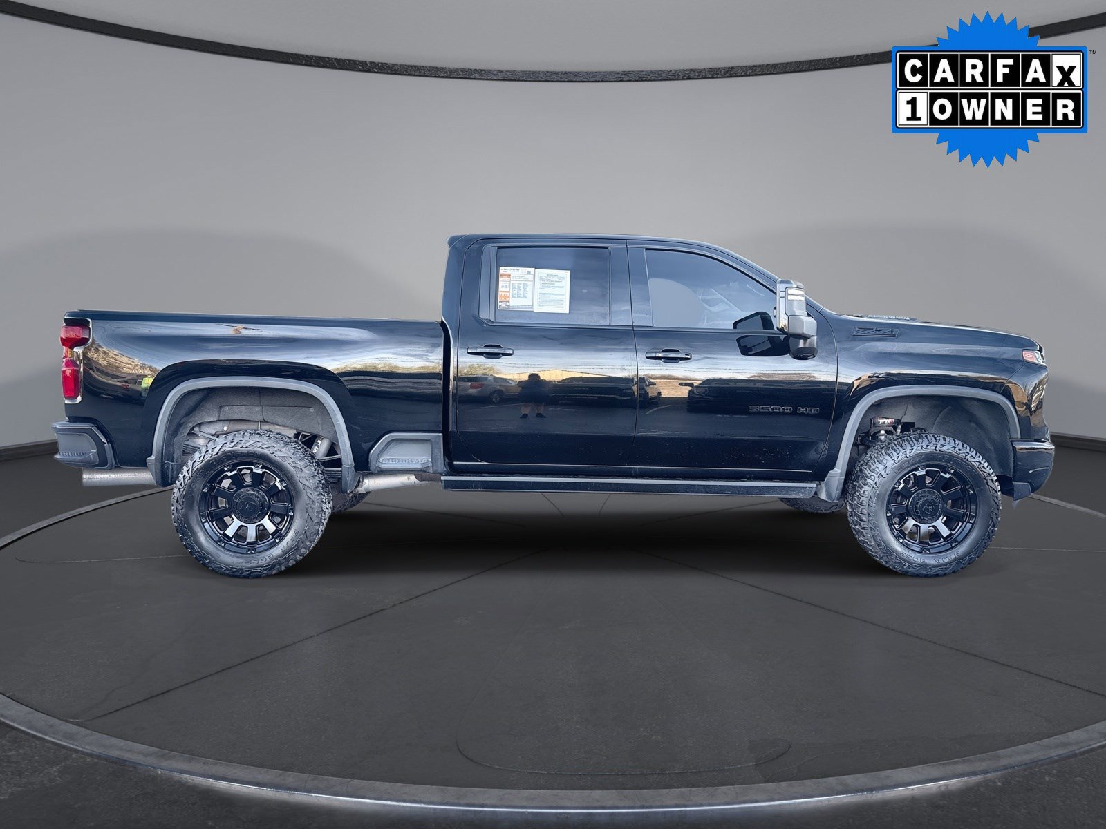 Used 2024 Chevrolet Silverado 3500 LTZ w/ LTZ Plus Package image 9