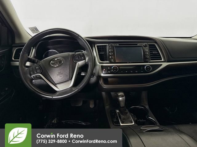 Used 2014 Toyota Highlander Limited image 24