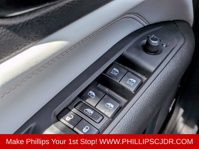Used 2023 Jeep Compass Limited w/ Sun and Sound Group AWD/4WD image 23