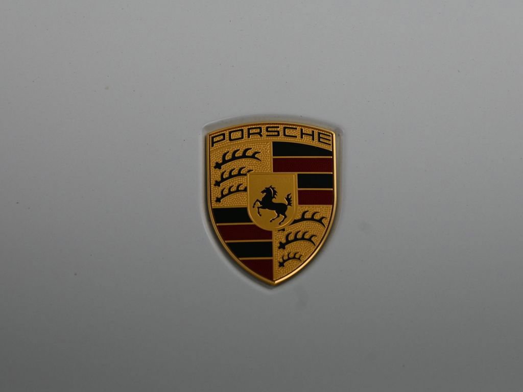 Certified 2024 Porsche Cayenne AWD/4WD image 33